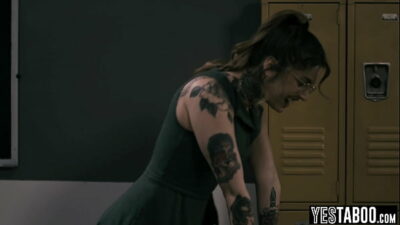 Big ass Latina MILF fucks her big dick former teacher and squirts