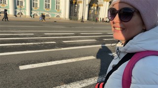 Вместо прогулки он потащил меня трахаться в номер – POV – кончил в киску