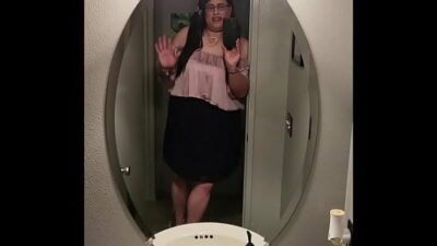 Do Your High Heels Ever Make You Too Tall In Selfies?…