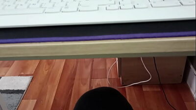 me coge a amiga de mi hermanastra en el mueble que rico.