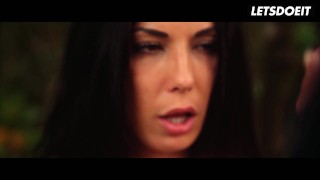 Brunette Alexa Tomas Fingers Her Twat In The Forest & Sucks Dick Good – LETSDOEIT