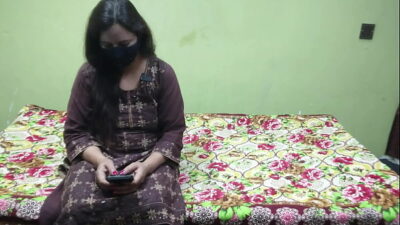 Indian Wife Called Her Husband for Lunch but He Fucked her Fast Clear Hindi Audio