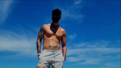 Sexo despues de un dia en la playa con una bella turista alemana
