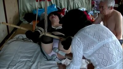 Shemale Jyosouko Fujiko’s erotic panties tied with rope and bamboo