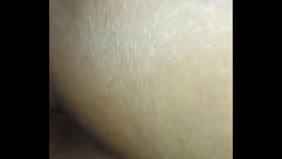 Tiernamente se la meto por su hermoso culo